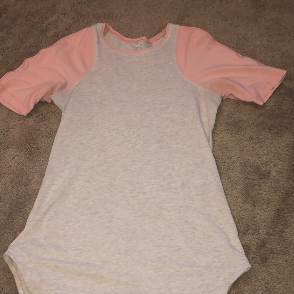 SIZE 4 LULULEMON SHIRT